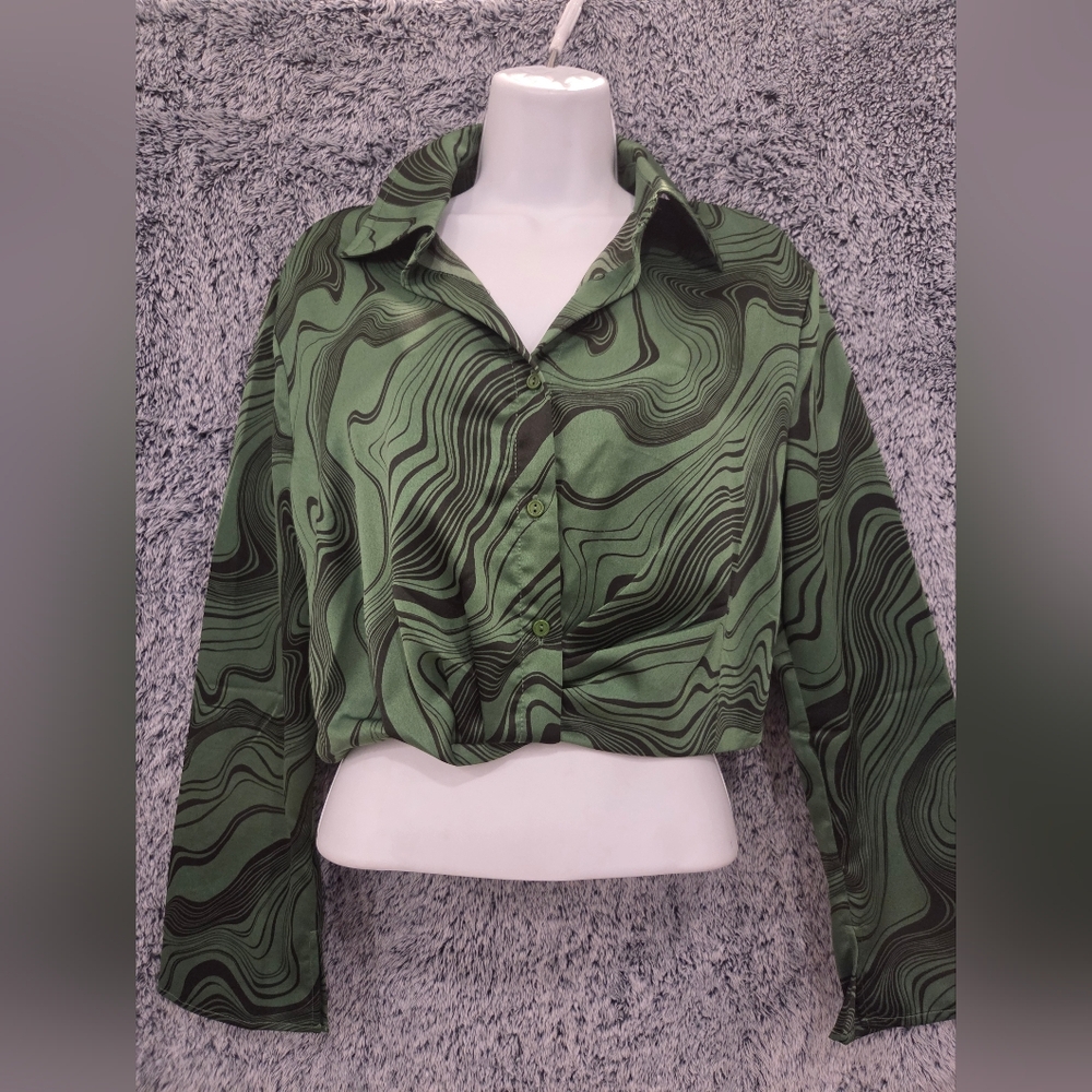 NWT Dynamite Long Sleeve Green Crop Button Down Blouse